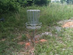 First-class disc golf basket